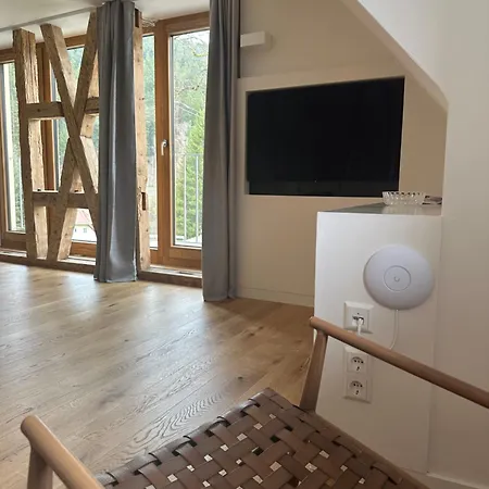 شقة Schwarzwald-ferienwohnungen Haus Linde بيرسبرون