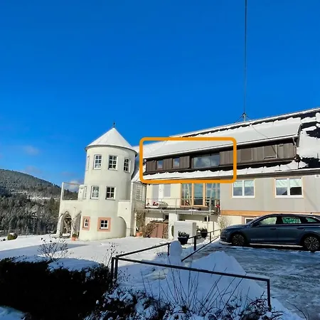 Schwarzwald-ferienwohnungen Haus Linde بيرسبرون