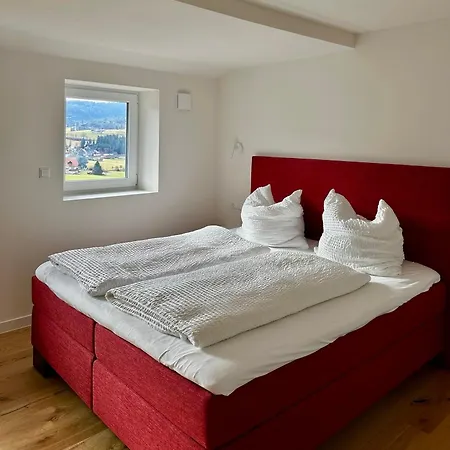 شقة Schwarzwald-ferienwohnungen Haus Linde بيرسبرون